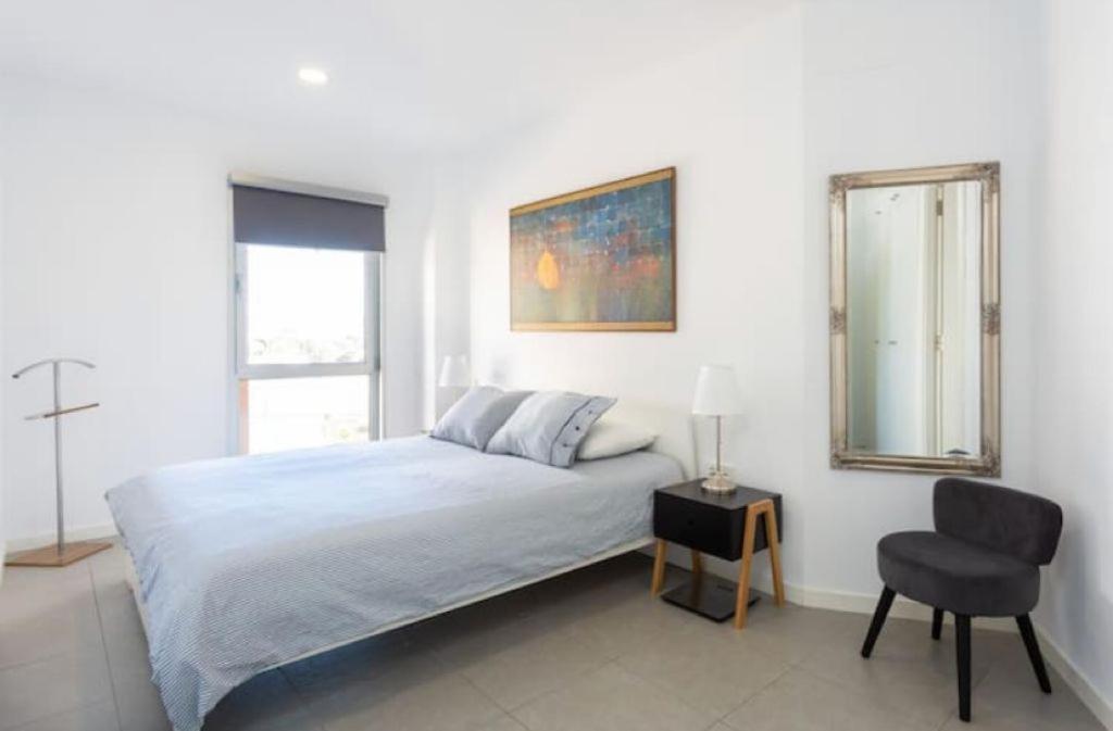 Modern Seafront Flat With A Private Garage Διαμέρισμα Ελ Μέντανο Εξωτερικό φωτογραφία