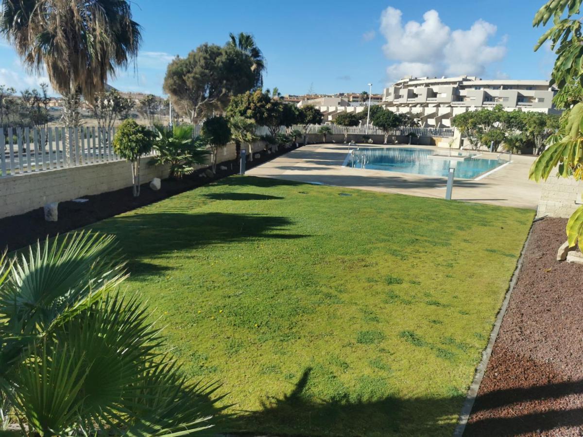 Modern Seafront Flat With A Private Garage Διαμέρισμα Ελ Μέντανο Εξωτερικό φωτογραφία
