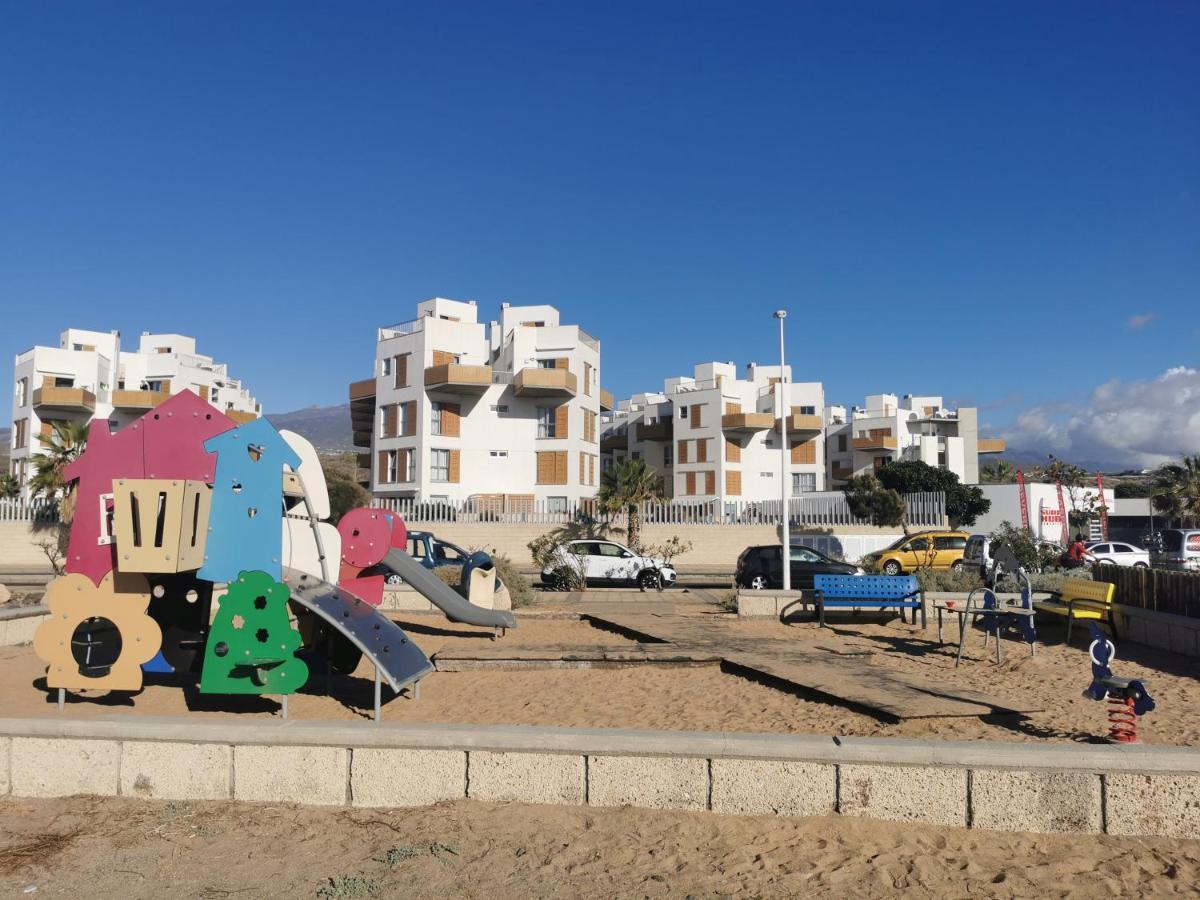 Modern Seafront Flat With A Private Garage Διαμέρισμα Ελ Μέντανο Εξωτερικό φωτογραφία